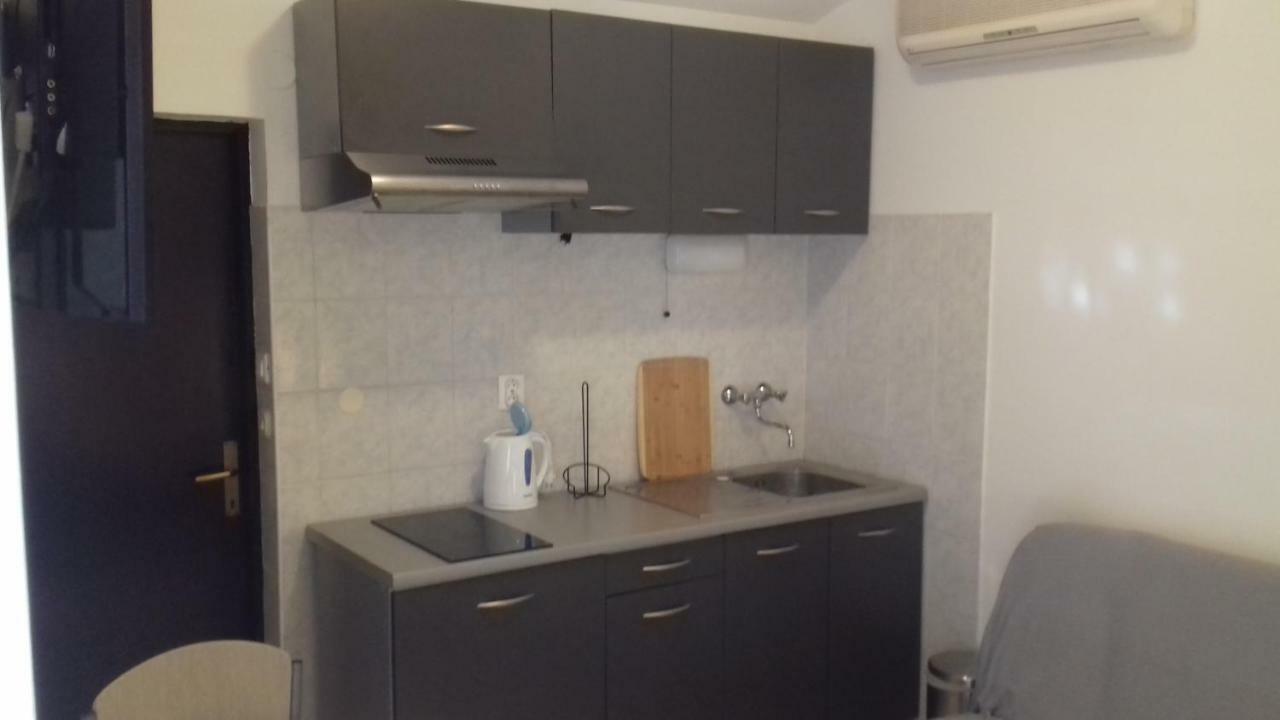 Tili Apartment Pula Exterior foto