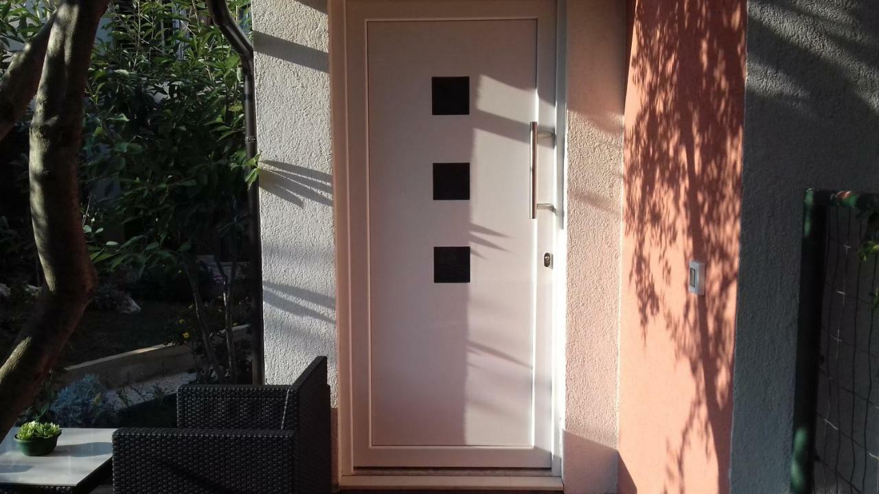 Tili Apartment Pula Exterior foto
